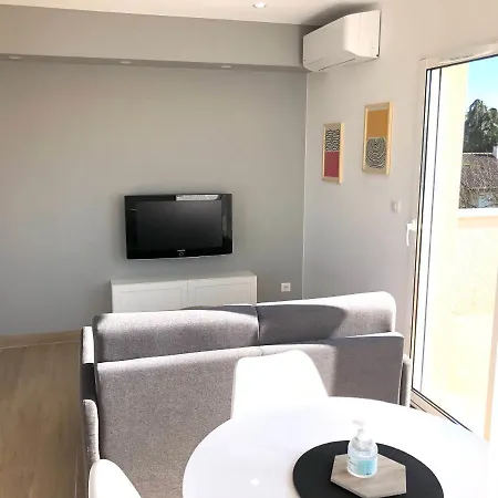 La Parenthese Balneo T2 Cosy De 40M² Avec Terrasse Apartment Ternay  Exterior photo